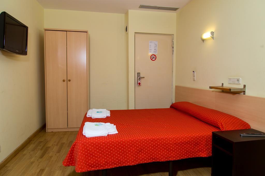 Hostal Abrevadero Barcelona Exterior foto